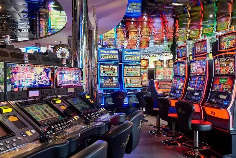 Play Cafe Paris by Neogames