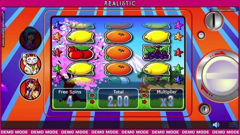 Play Super Graphics Super Lucky by Realistic