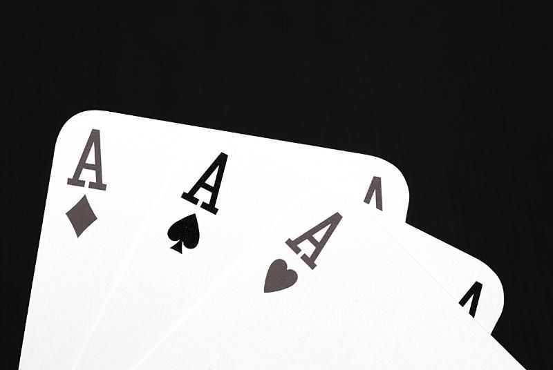 Play Live Three Card Poker by Super Spade Games